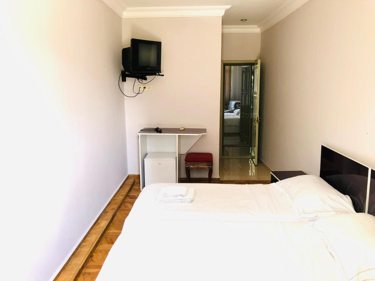 Hotel Dolphin Batumi Exterior photo