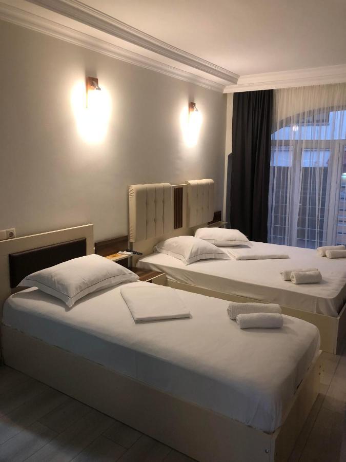 Hotel Dolphin Batumi Exterior photo